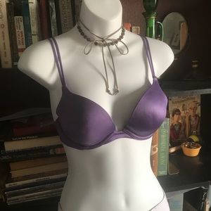 Victoria’s Secret bra 34b bombshell